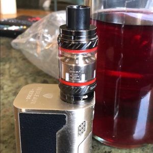 Meet your Posher, Luis